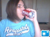 me enjpyin my coca cola 